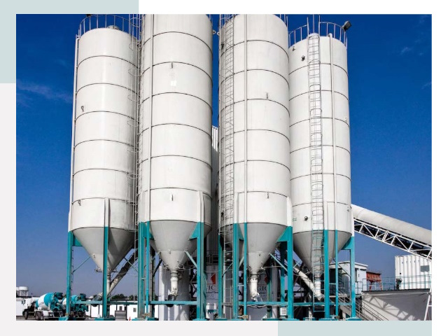 Строительство цементных силосов в Куйбышеве